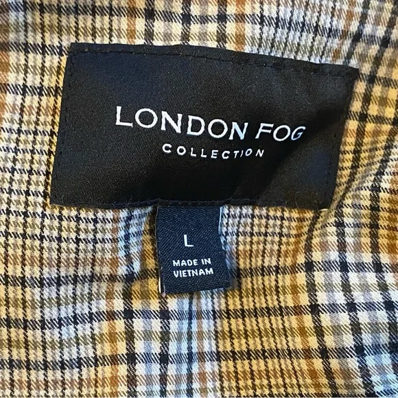 Woman’s London fog belted trench coat-size large - Picture 4 of 10